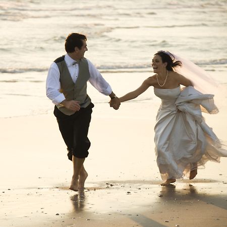 Pezula Nature Retreat Knysna Bagian luar foto A newly married couple