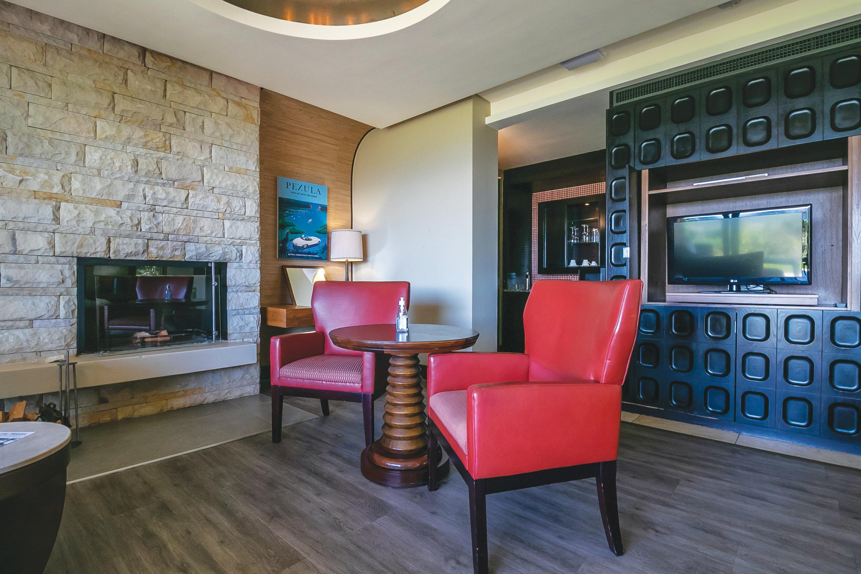 Pezula Nature Retreat Knysna Bagian luar foto A suite at the hotel