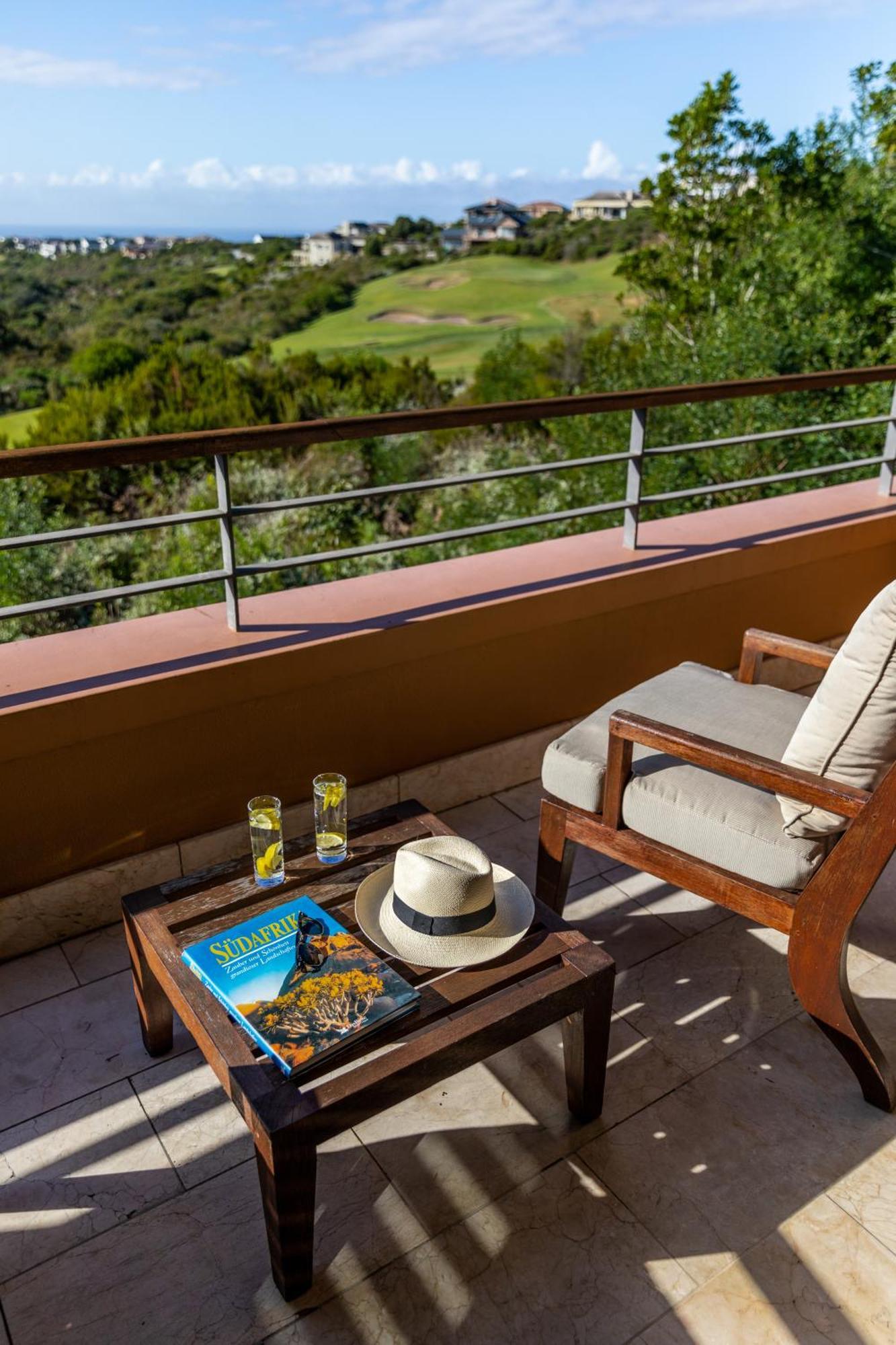 Pezula Nature Retreat Knysna Bagian luar foto A balcony at the hotel