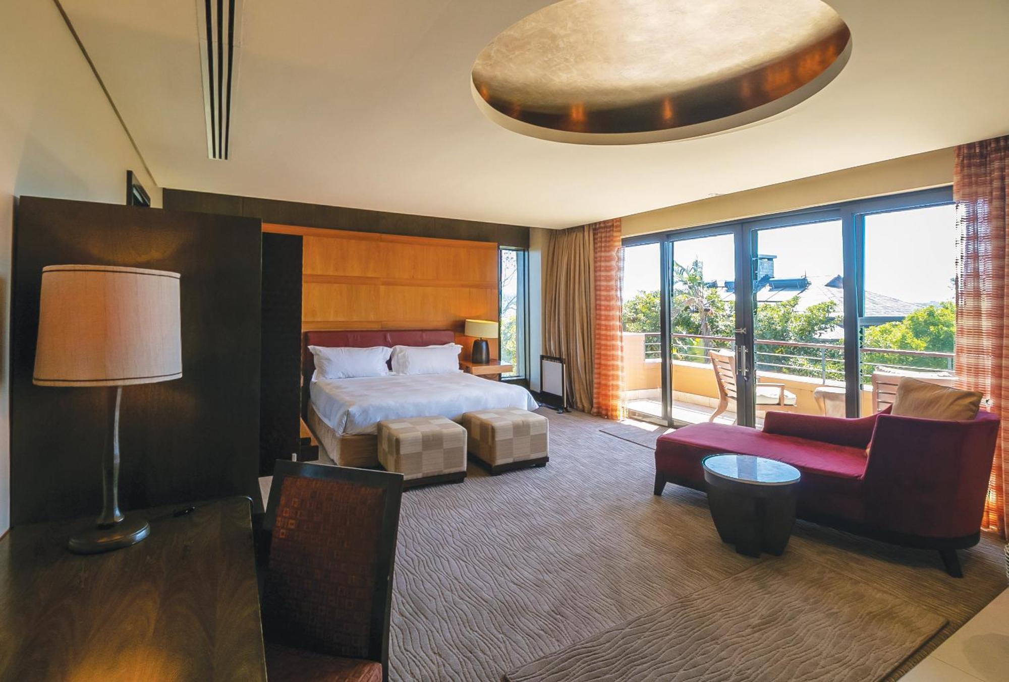 Pezula Nature Retreat Knysna Ruang foto A suite at the hotel