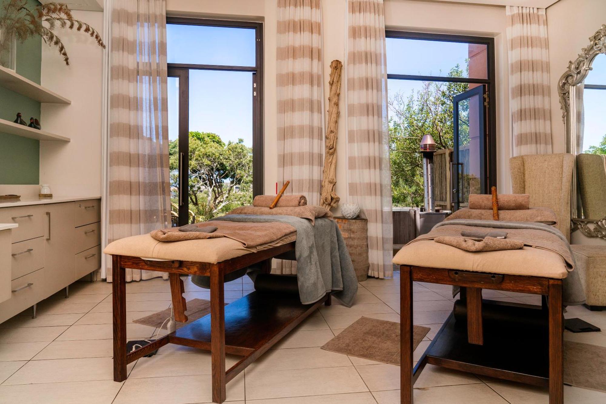 Pezula Nature Retreat Knysna Bagian luar foto Spa treatment room