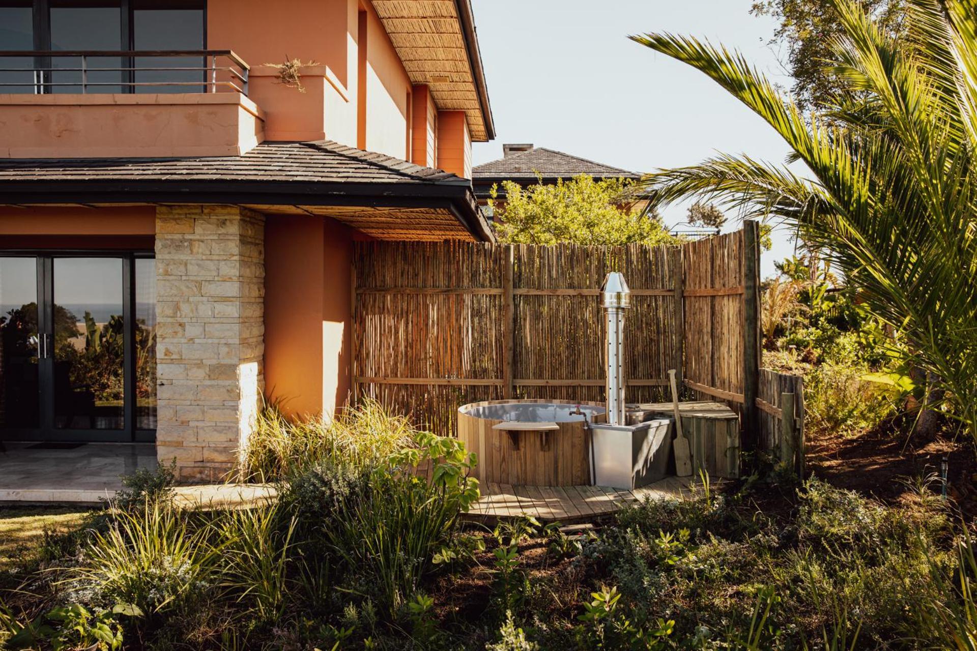 Pezula Nature Retreat Knysna Ruang foto A private outdoor onsen
