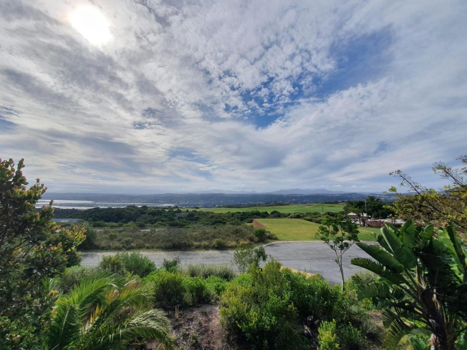 Pezula Nature Retreat Knysna Ruang foto View of the N2 highway from the top of the hill